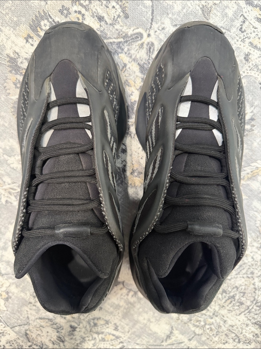 Adidas Yeezy 700 V3 Dark Glow GX6144 Men’s Size 9 Black Sneakers - Picture 4 of 10